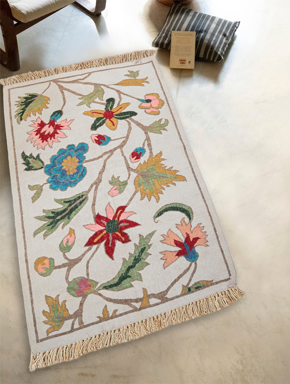 Handwoven Kilim Rug - Ivory field