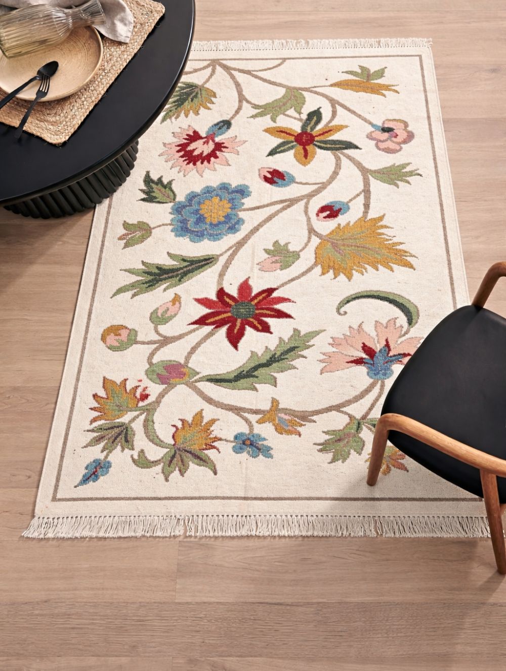 Handwoven Kilim Rug - Ivory field