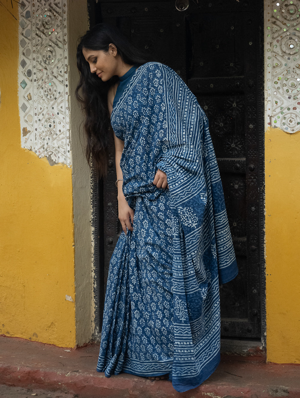 Dabu Hand Block Printed Mul Cotton Saree - Blue Flora