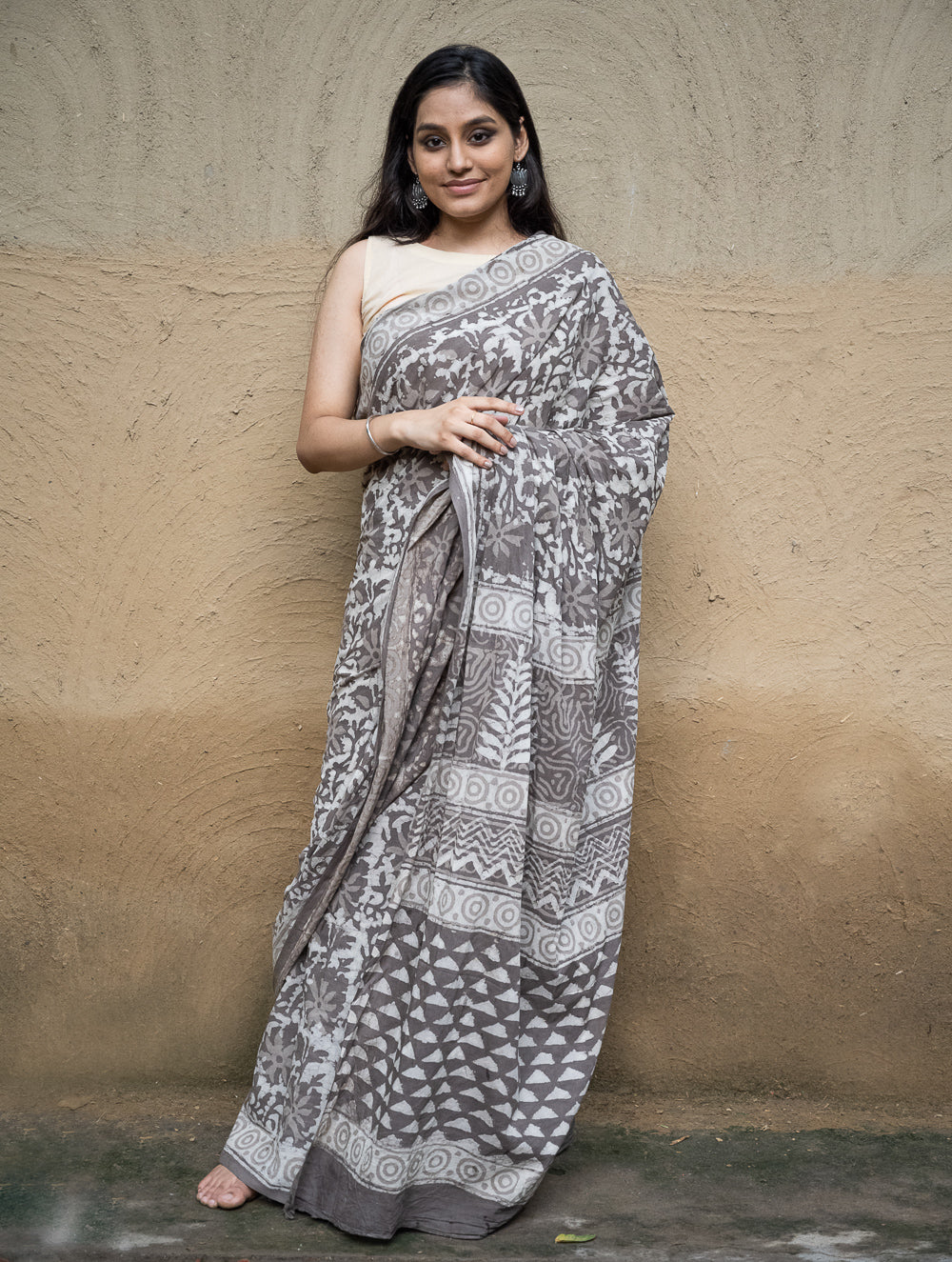 Dabu Hand Block Printed Mul Cotton Saree - Grey Flora