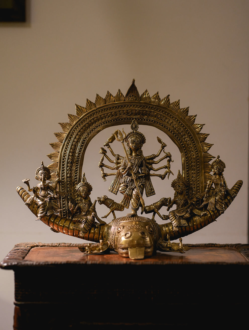 Load image into Gallery viewer, Dhokra Craft Curio - Durga Mardini