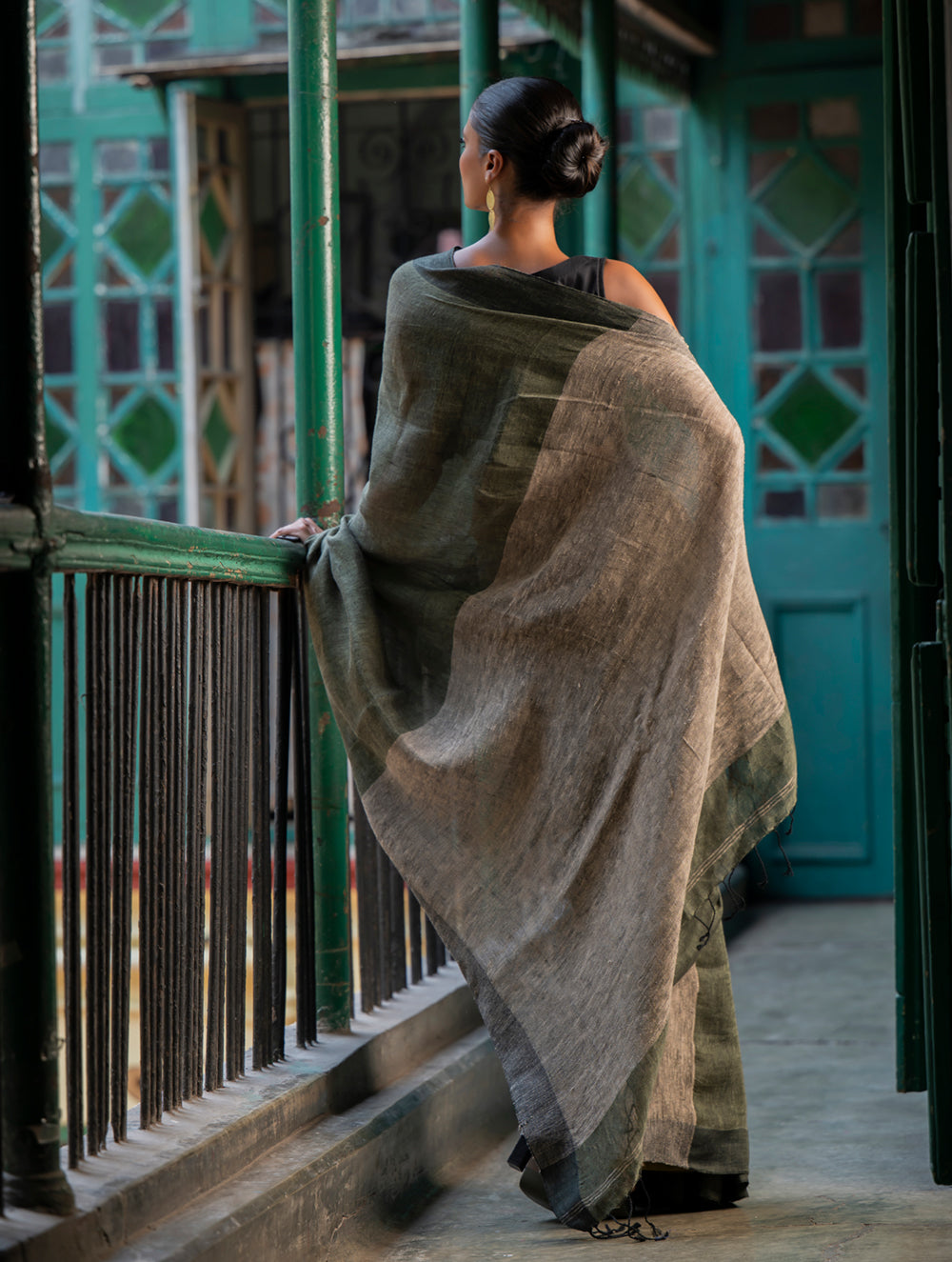 Elegant Handwoven Bengal Linen Saree - Mint Moods