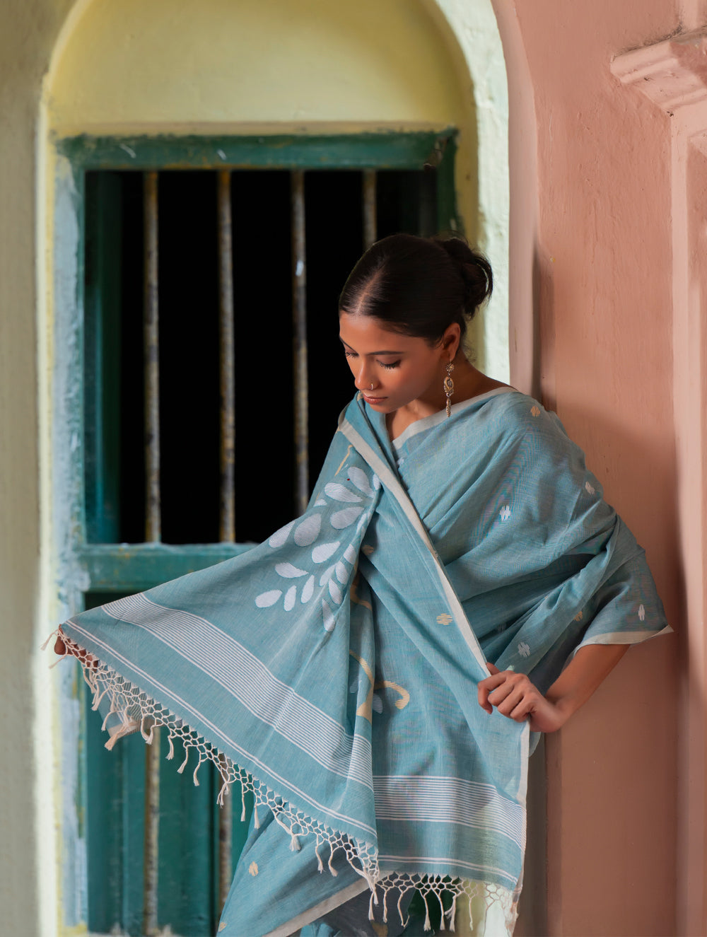 Exclusive Soft Handwoven Bengal Cotton Jamdani Saree - Blue Raga