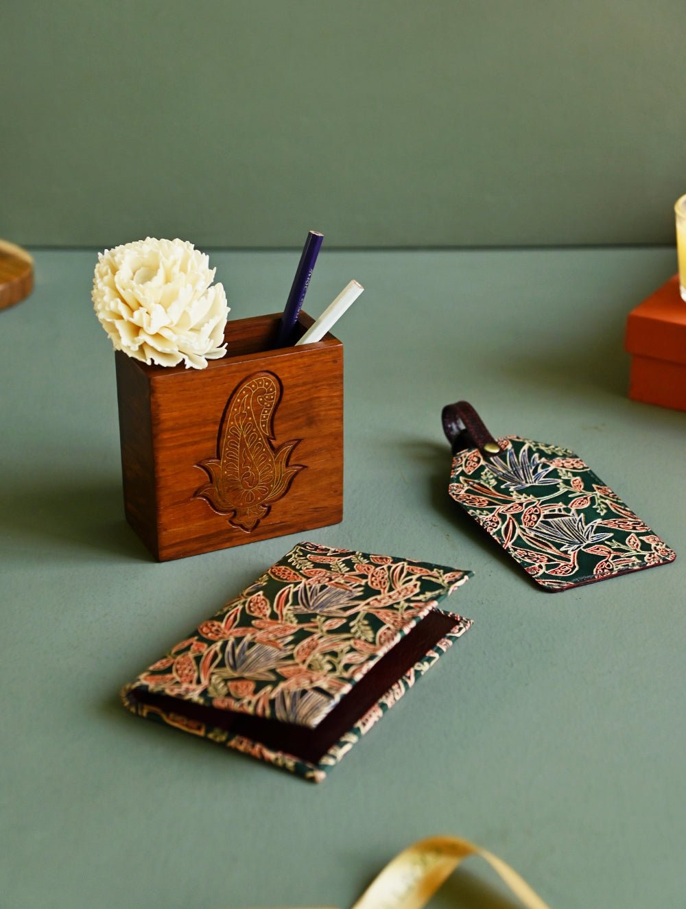 The India Craft House Heritage Gift Hamper - Tarakashi Travel Edit