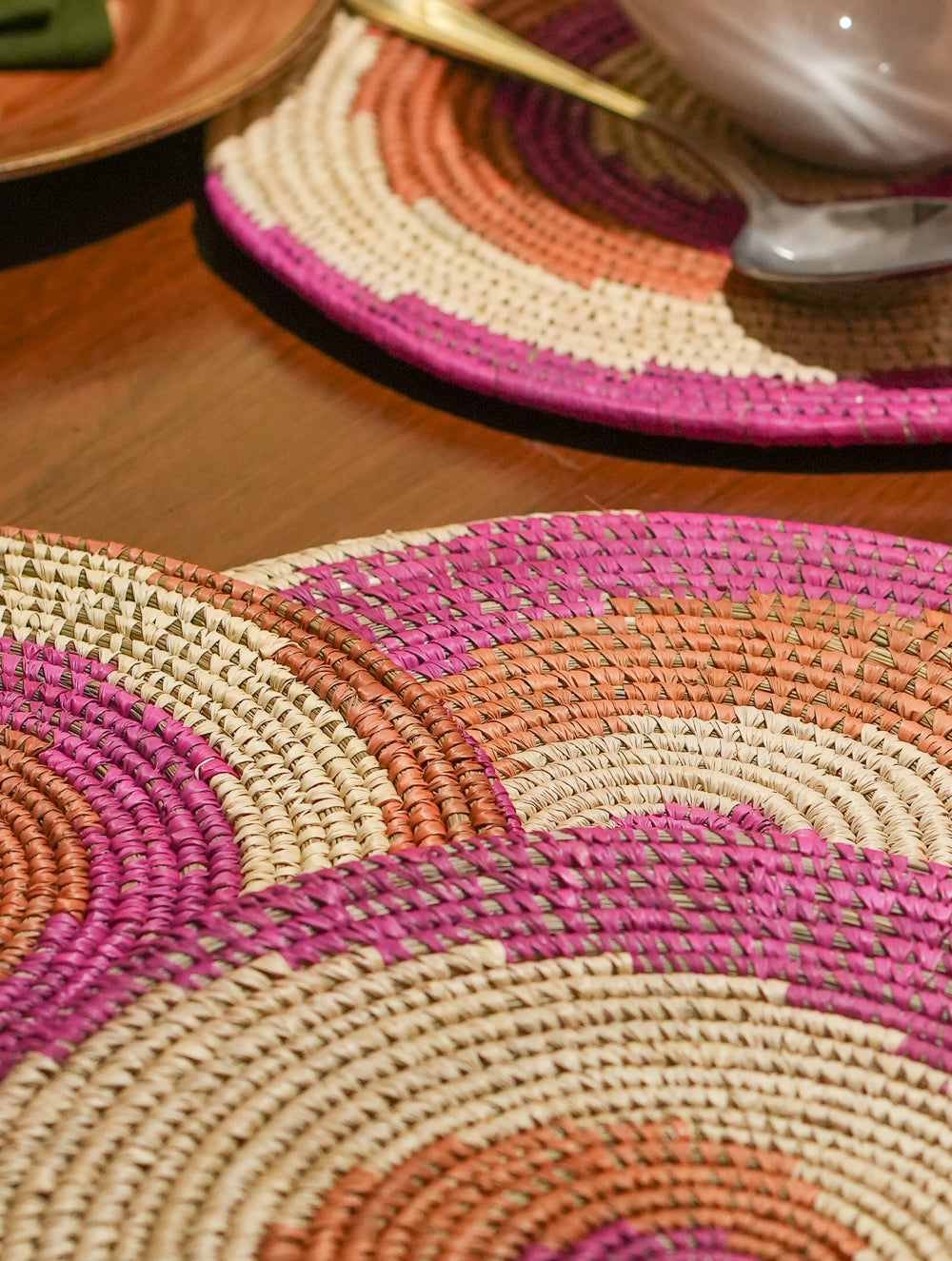 Load image into Gallery viewer, Handcrafted Sabai &amp; Khajur Place Mats - (Set of 5)