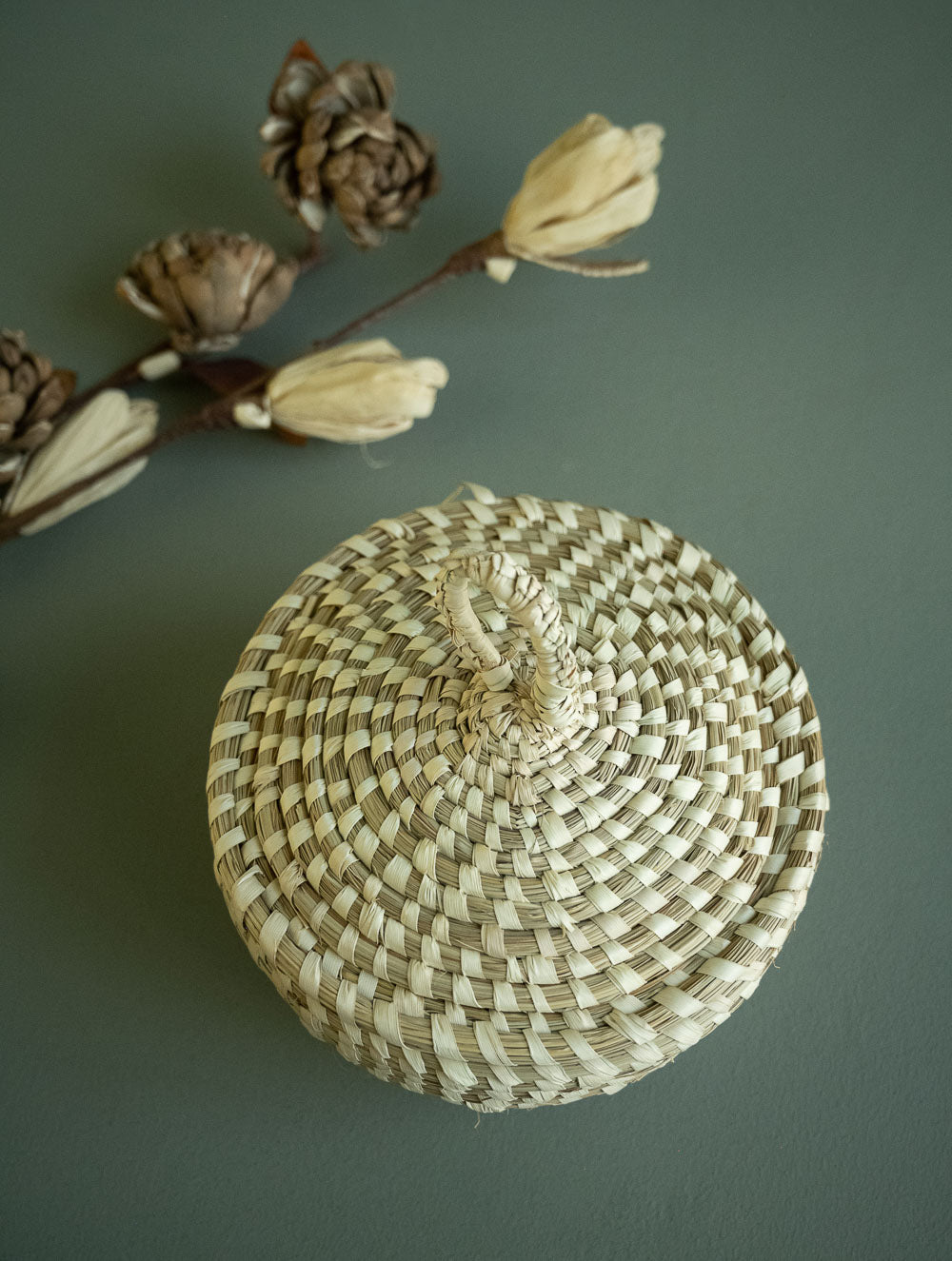 Handcrafted Cheend Kasa Round Utility Basket With Lid