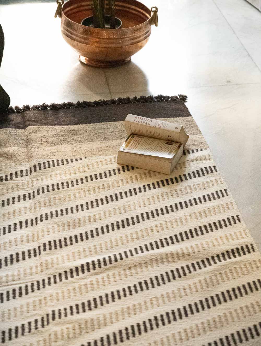 Handwoven Jawaja Rug - Beige Stripes (6ft x 4ft)