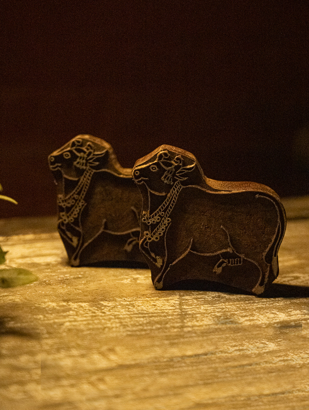 Nazakat. Exclusive, Fine Hand Engraved Wood Block Curios (Set of 2) - Cows