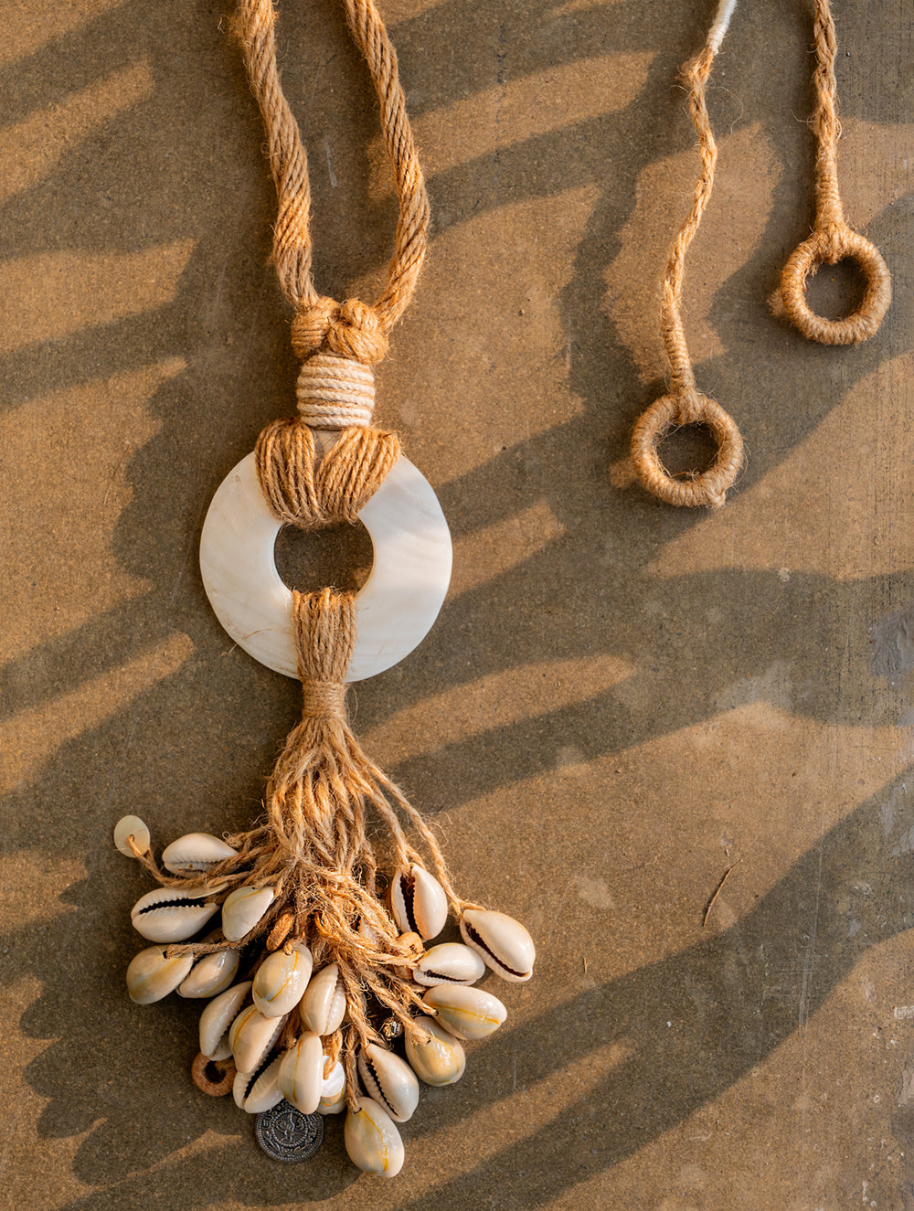 Load image into Gallery viewer, Oval - Seashell &amp; Jute Harmony Necklace 