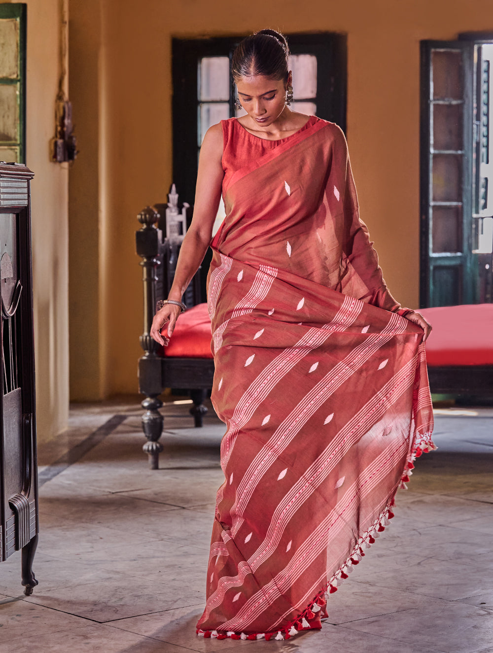 Bengal Vibes. Handwoven Jamdani Soft Mul Cotton Saree - Coral Red