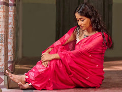 Bengal Vibes. Handwoven Jamdani Soft Mul Cotton Saree - Vibrant Blush