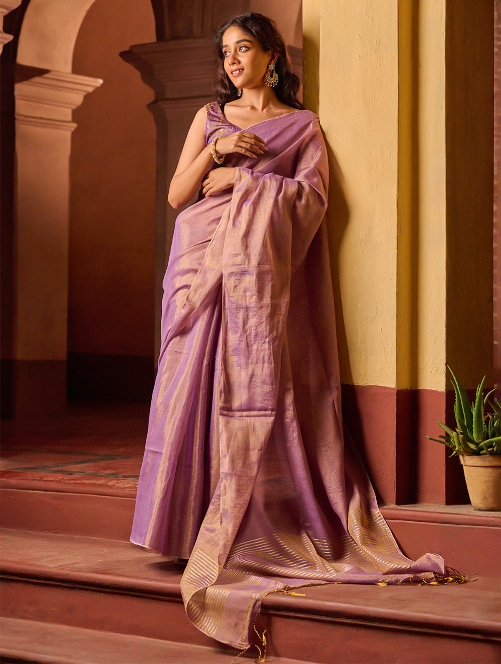 Bengal Elegance. Handwoven Tissue & Linen Saree - Dusky Mauve