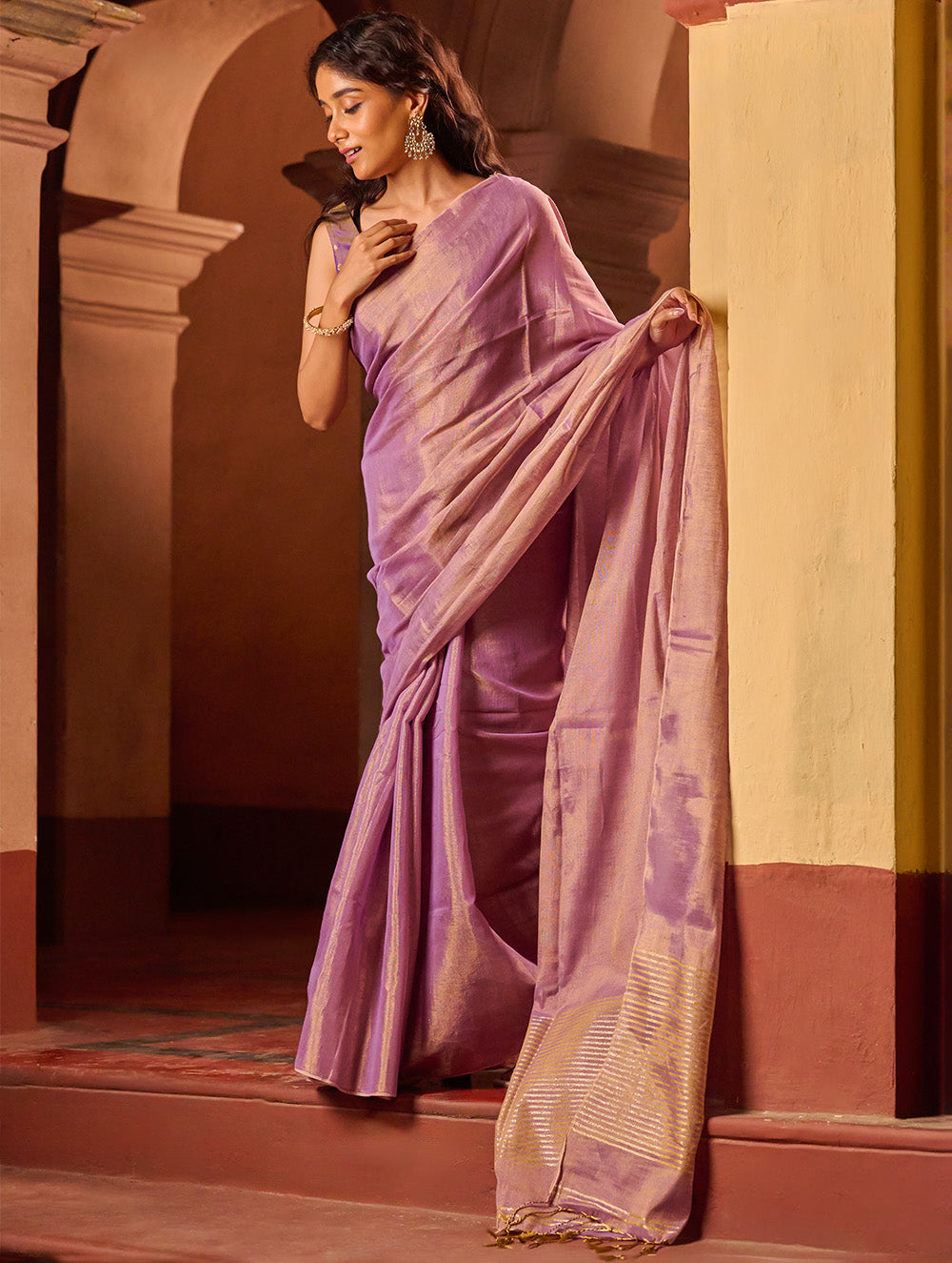 Bengal Elegance. Handwoven Tissue & Linen Saree - Dusky Mauve
