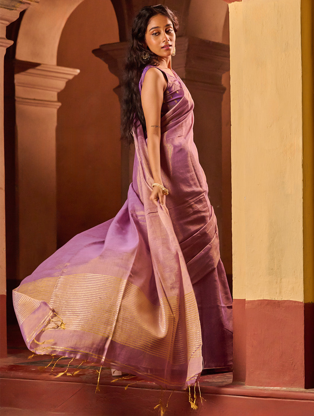 Bengal Elegance. Handwoven Tissue & Linen Saree - Dusky Mauve