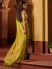 Bengal Elegance. Handwoven Tissue & Linen Saree - Golden Lime