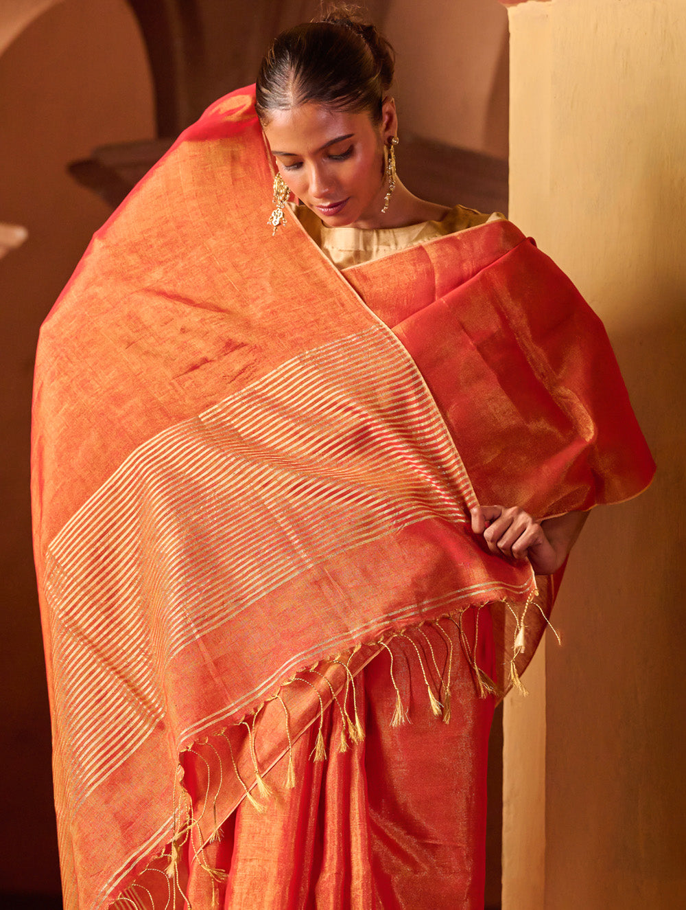 Bengal Elegance. Handwoven Tissue & Linen Saree - Golden Sunrise