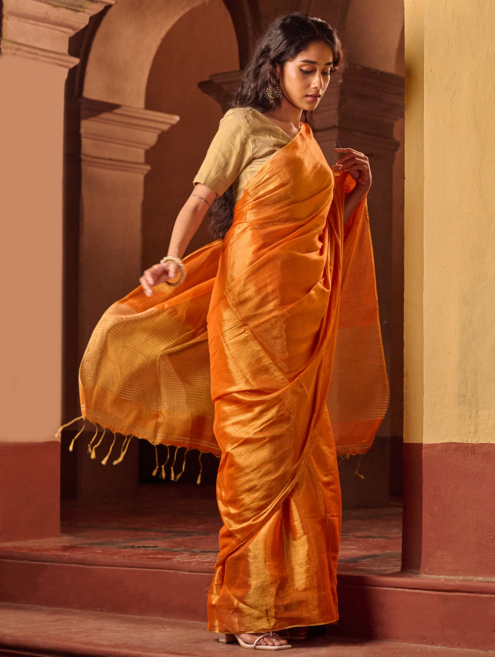 Bengal Elegance. Handwoven Tissue & Linen Saree - Golden Sunset