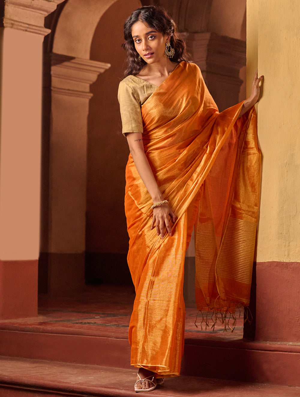 Bengal Elegance. Handwoven Tissue & Linen Saree - Golden Sunset