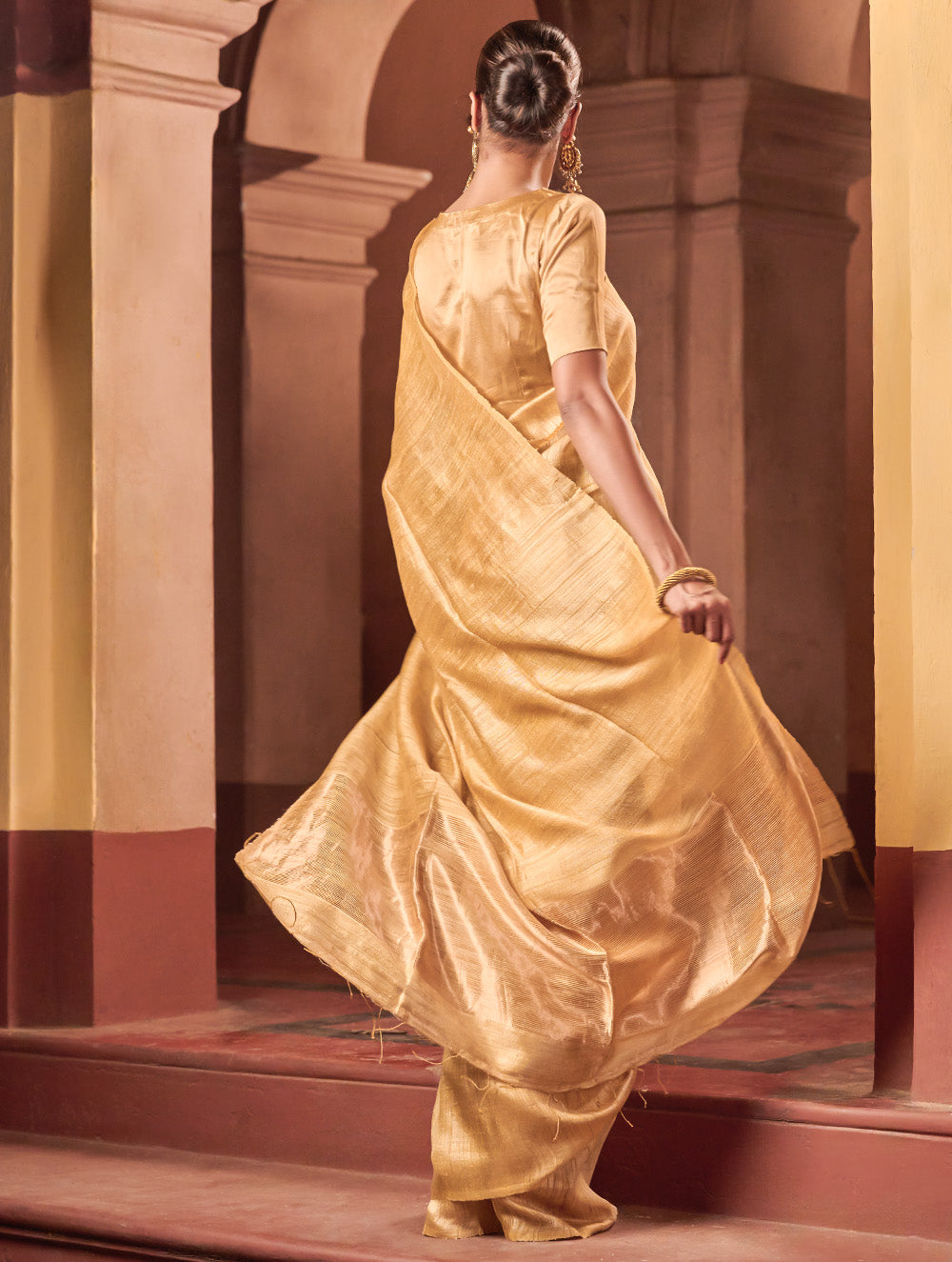 Bengal Elegance. Handwoven Soft Resham Matka Silk Saree - Sunlit Gold