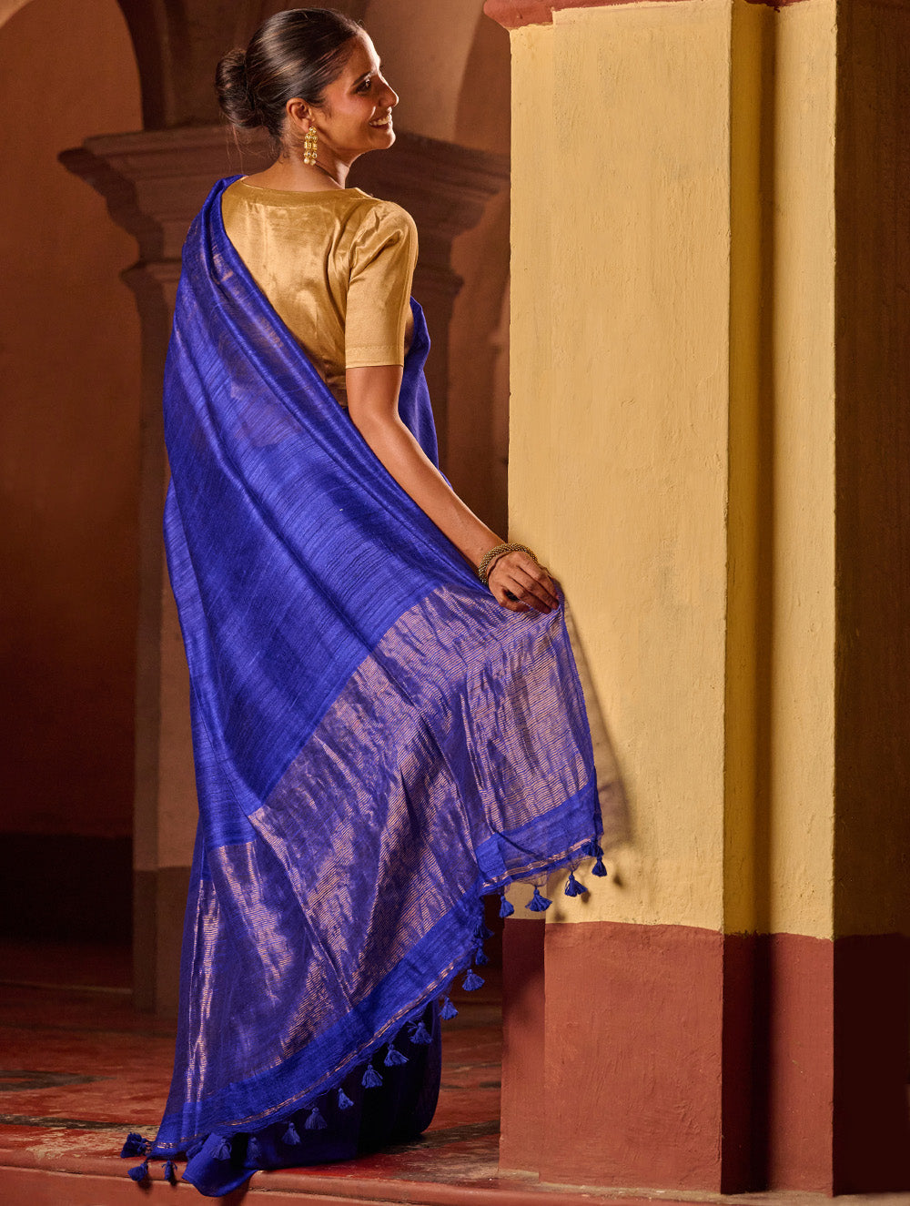 Bengal Elegance. Handwoven Soft Resham Matka Silk Saree - Royal Blue