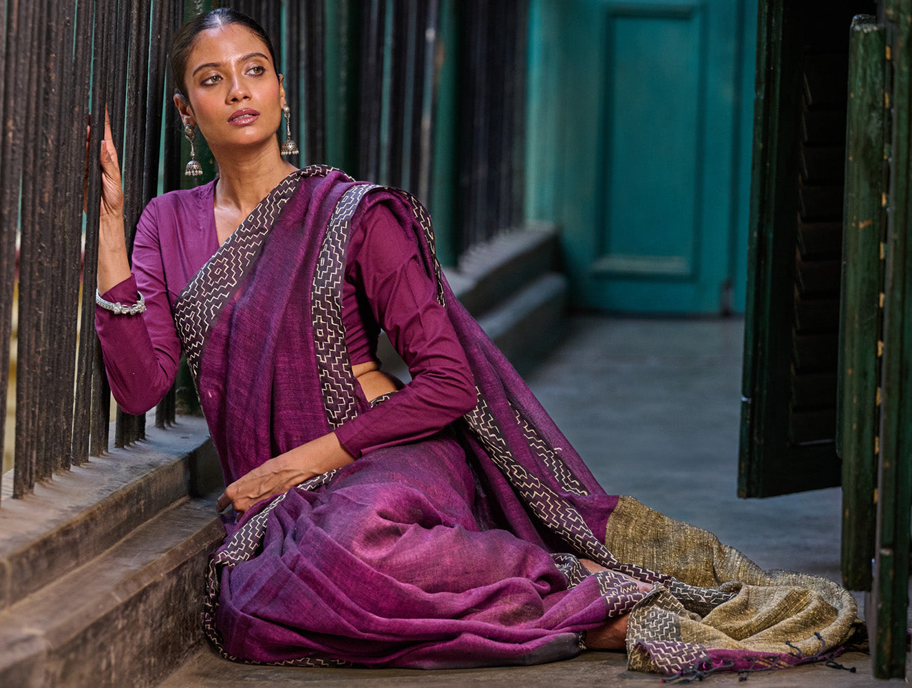 Bengal Vibes. Handwoven Linen & Kantha Border Saree - Mulberry Bush