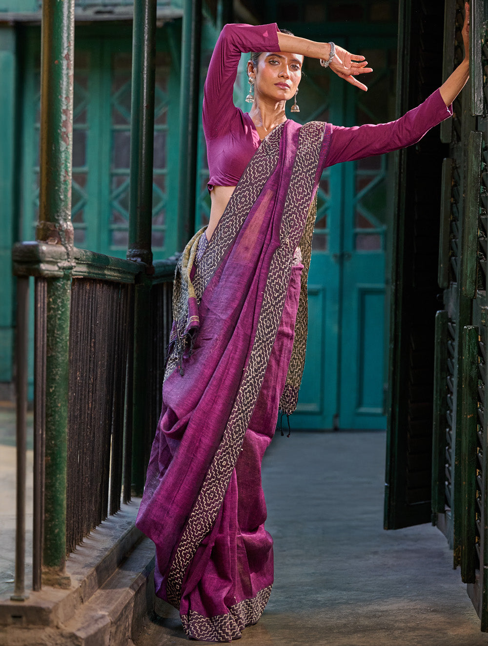 Bengal Vibes. Handwoven Linen & Kantha Border Saree - Mulberry Bush