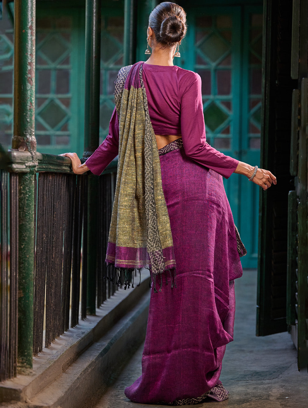 Bengal Vibes. Handwoven Linen & Kantha Border Saree - Mulberry Bush