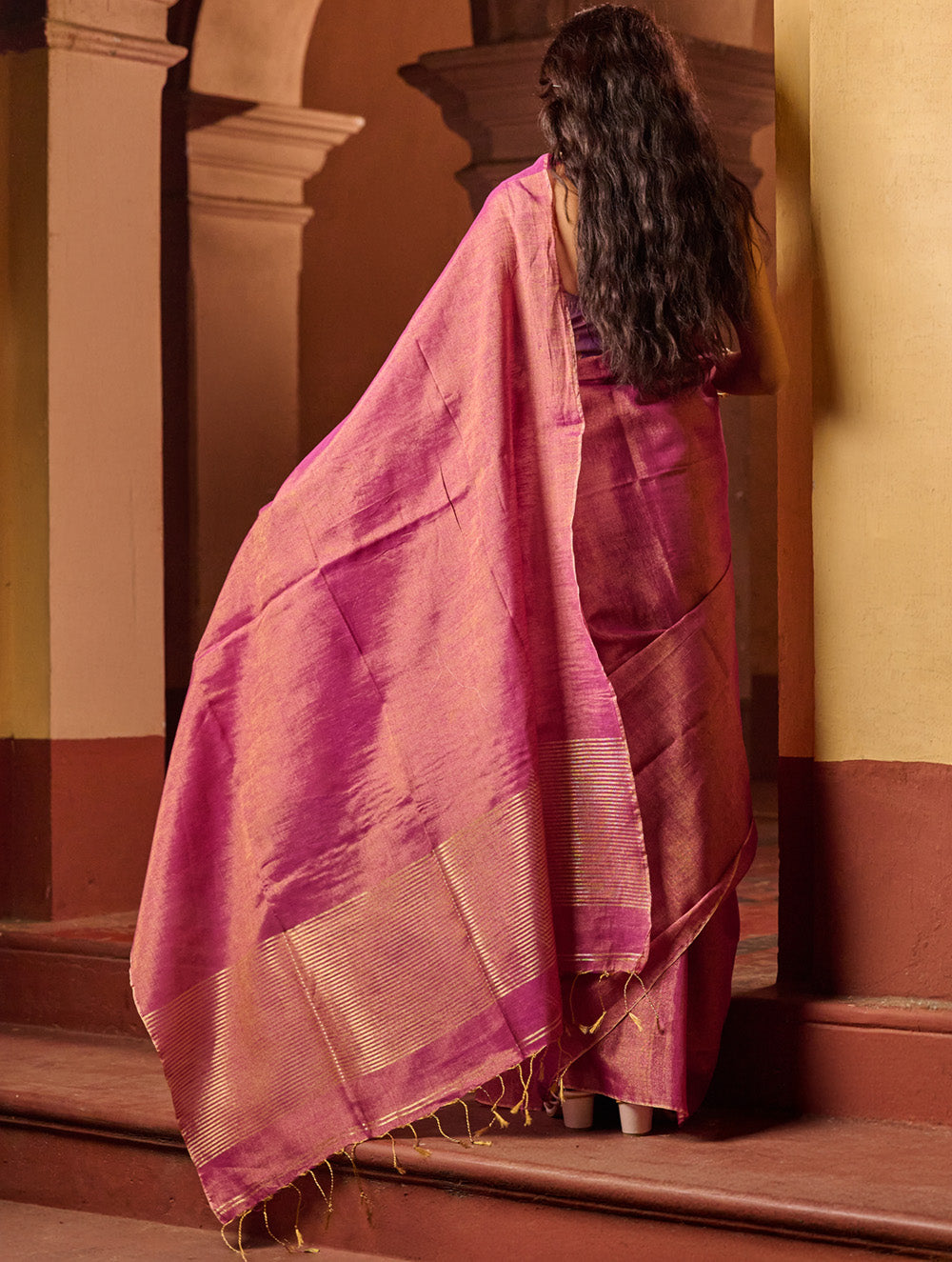 Bengal Elegance. Handwoven Tissue & Linen Saree - Golden Bloom