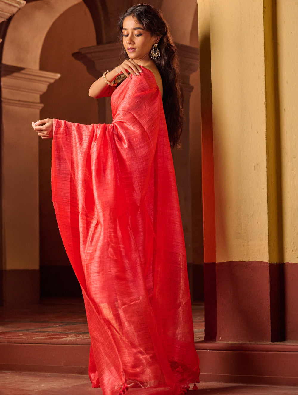 Bengal Elegance. Handwoven Soft Resham Matka Silk Saree - Warm Coral