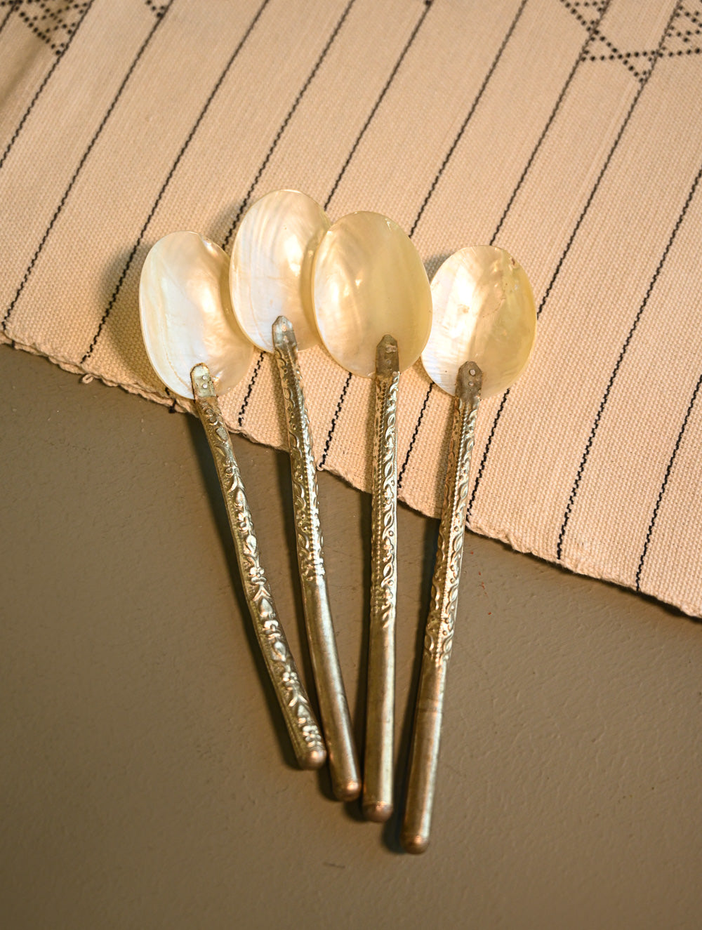 Shell Craft Cutlery: Dessert Spoons - Coral Elegance (Set of 4)