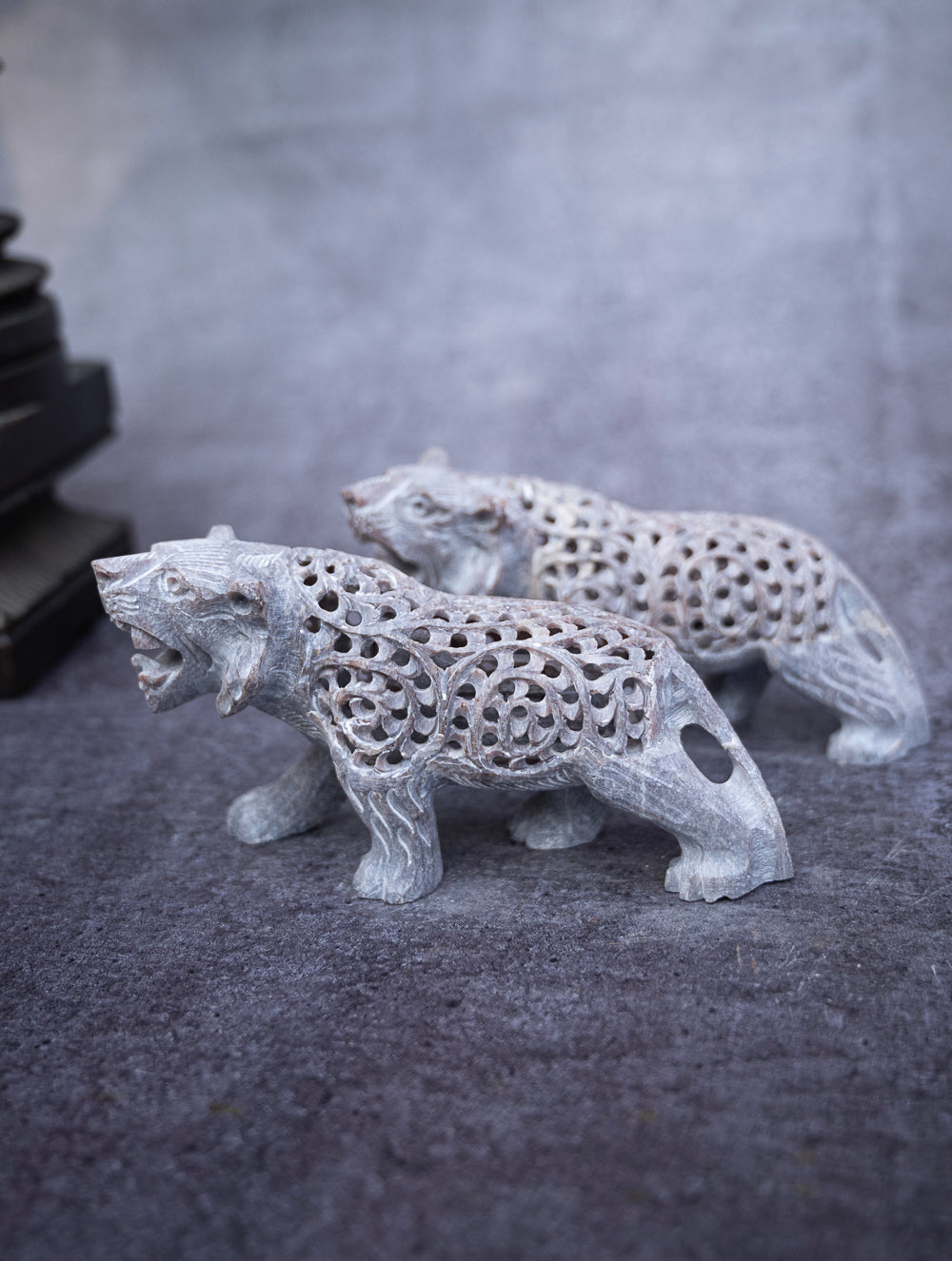 Load image into Gallery viewer, Soapstone Filigree Leopard Duo Curio