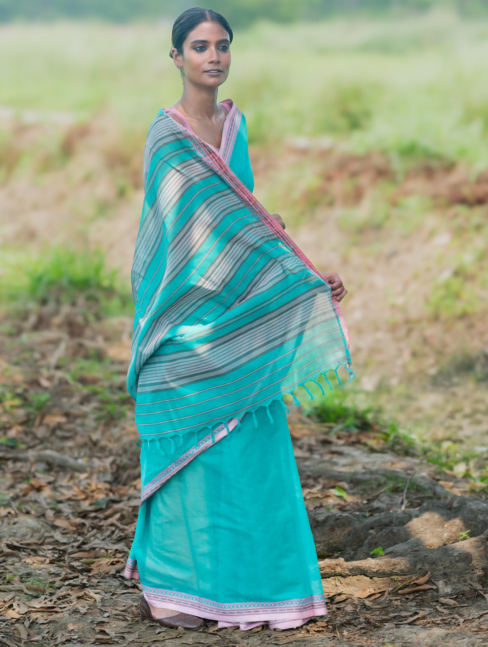 Bengal Weaves. Handwoven Soft Cotton Saree - Lagoon Bloom