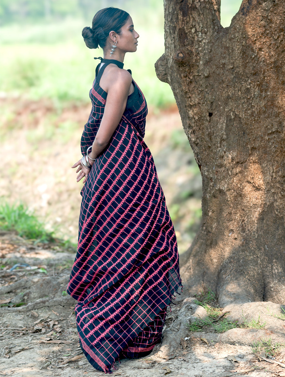 Bengal Weaves. Handwoven Soft Cotton Saree - Rose Grid