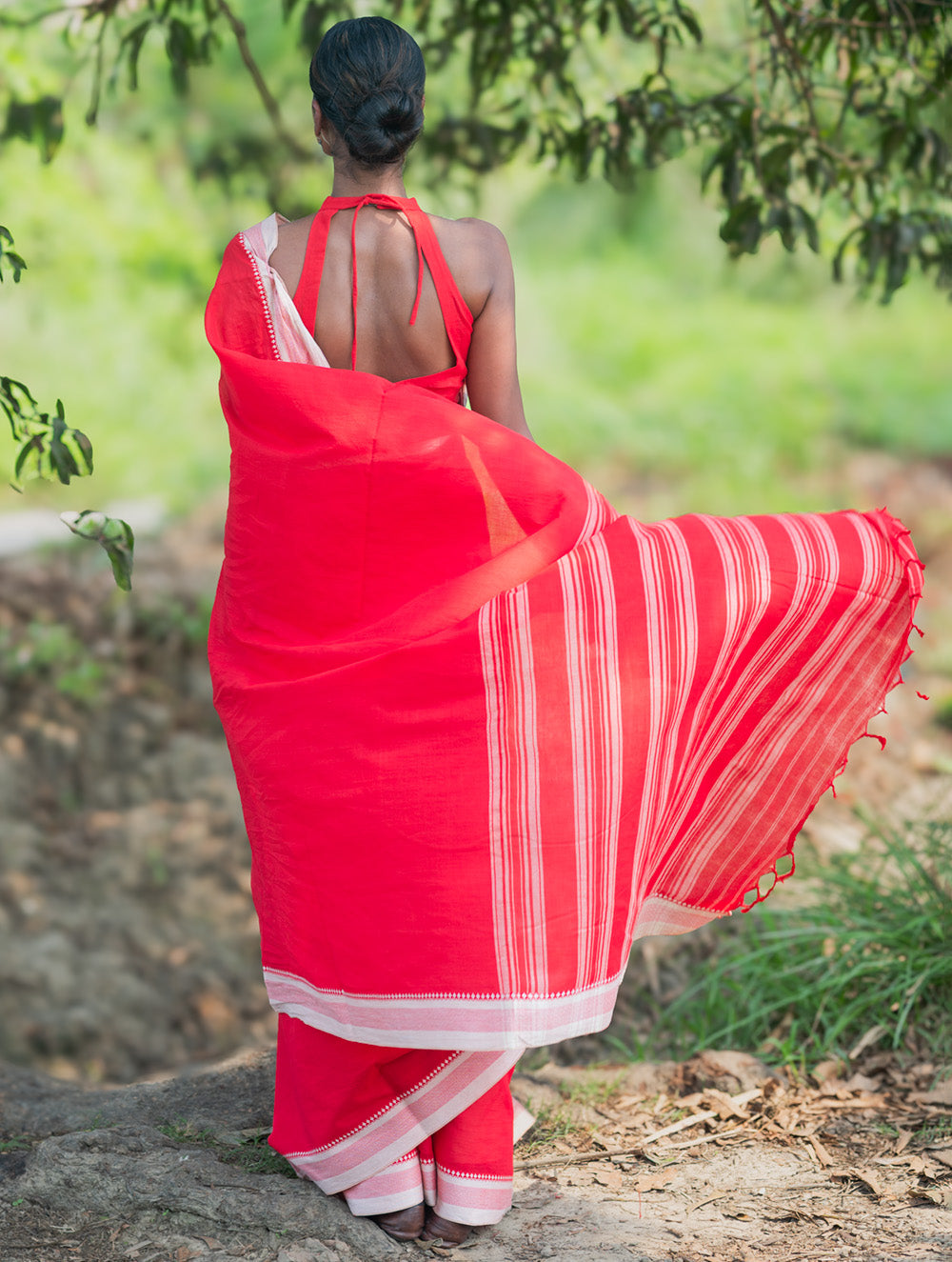 Bengal Weaves. Handwoven Soft Cotton Saree - Crimson Glow
