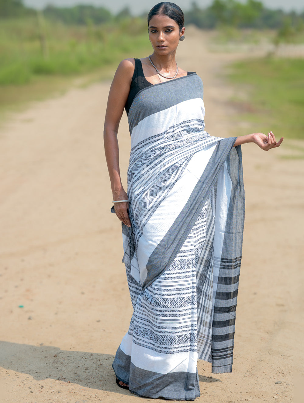 Bengal Weaves. Handwoven Cotton Saree - Bhor