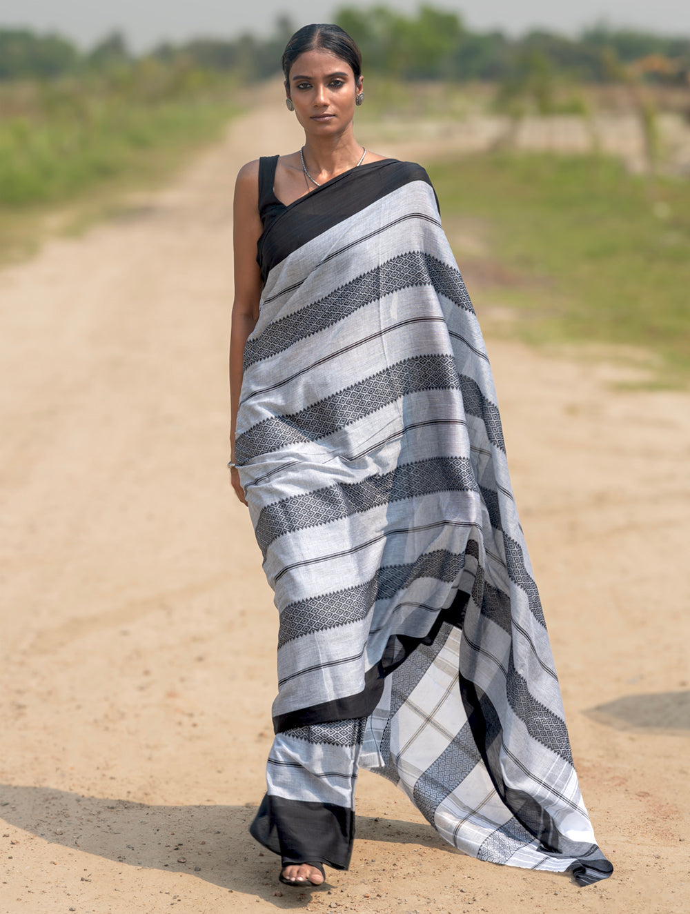 Bengal Weaves. Handwoven Cotton Saree - Chandrima