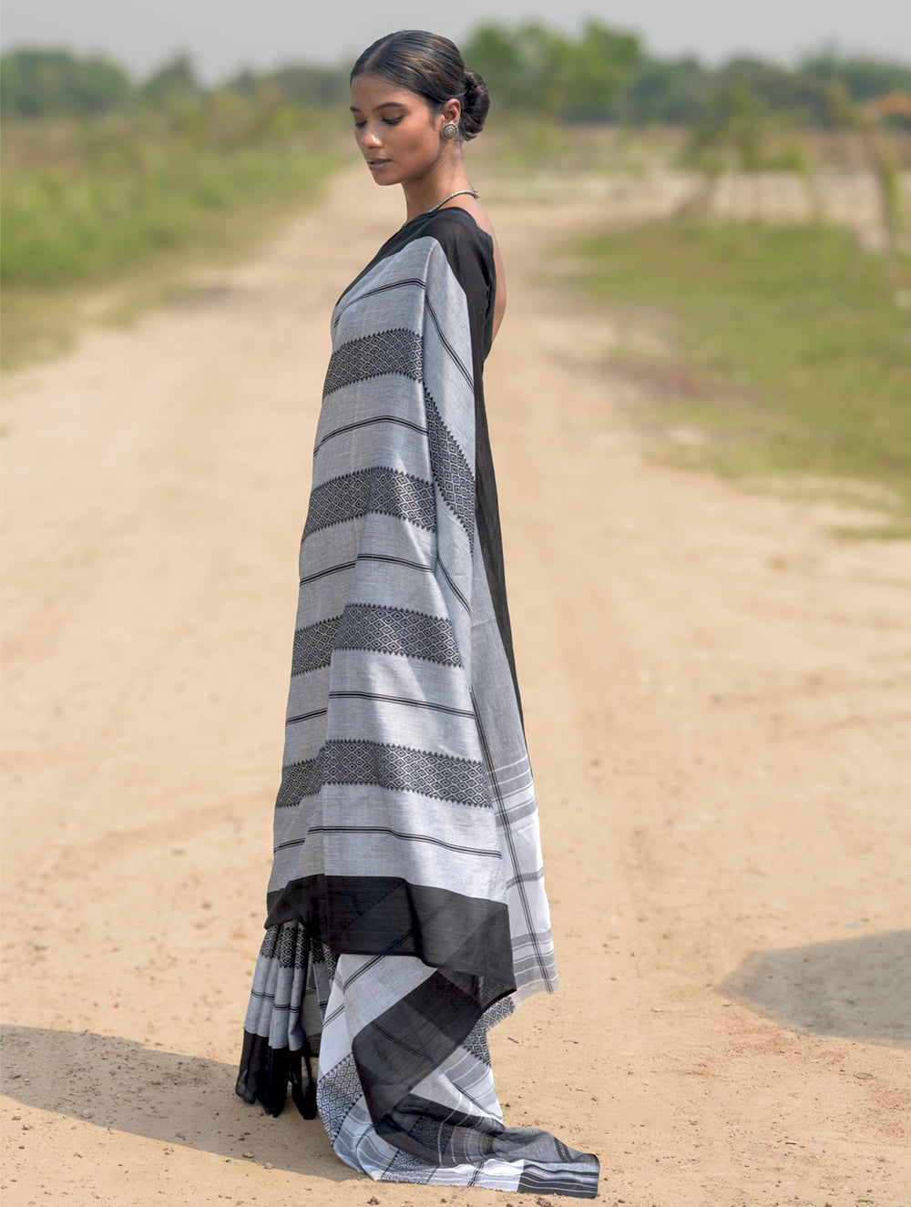 Bengal Weaves. Handwoven Cotton Saree - Chandrima