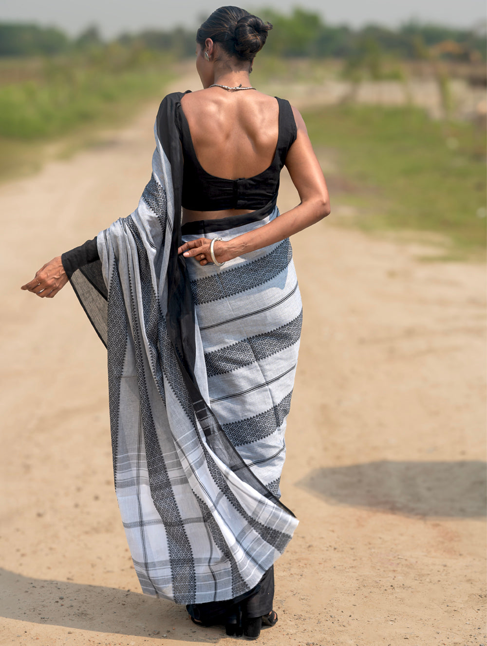 Bengal Weaves. Handwoven Cotton Saree - Chandrima
