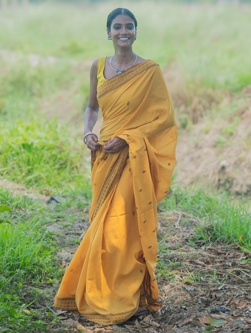 Bengal Weaves. Handwoven Cotton Saree - Sonar Tuli