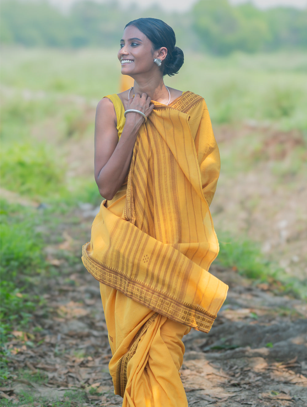 Bengal Weaves. Handwoven Cotton Saree - Sonar Tuli