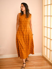 Cool Classics. Bagh Hand Block Printed Easy Dress - Yellow Paisley
