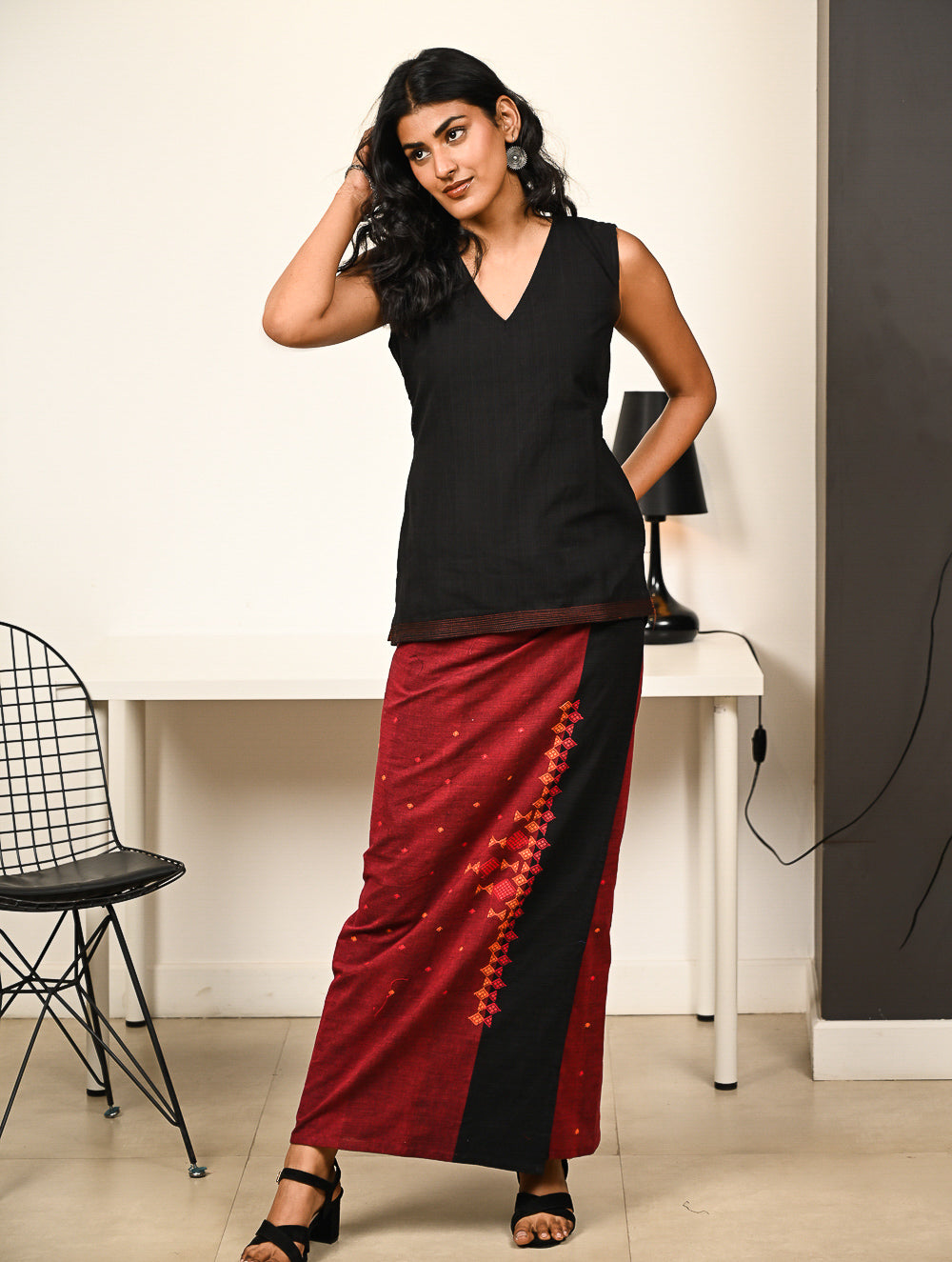 Work Chic. Handwoven Kashida Pattu Wrap Set - Black Vibrance