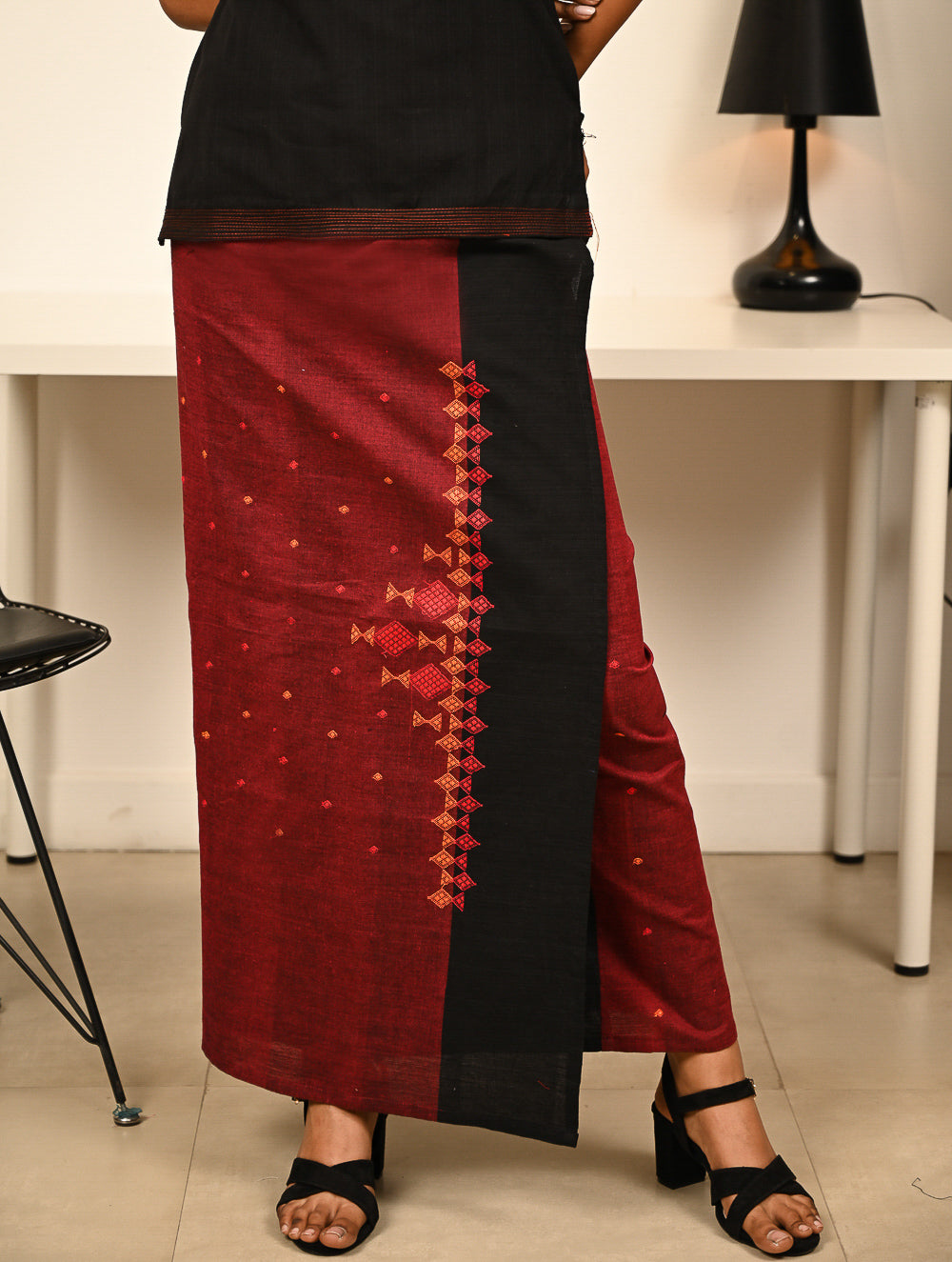 Work Chic. Handwoven Kashida Pattu Wrap Set - Black Vibrance