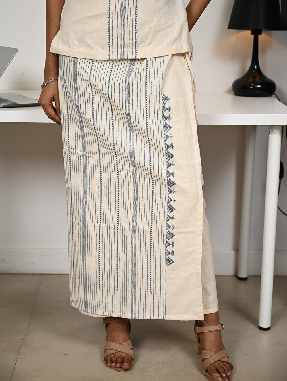 Work Chic. Handwoven Kashida Pattu Wrap Set - Blue Ivory