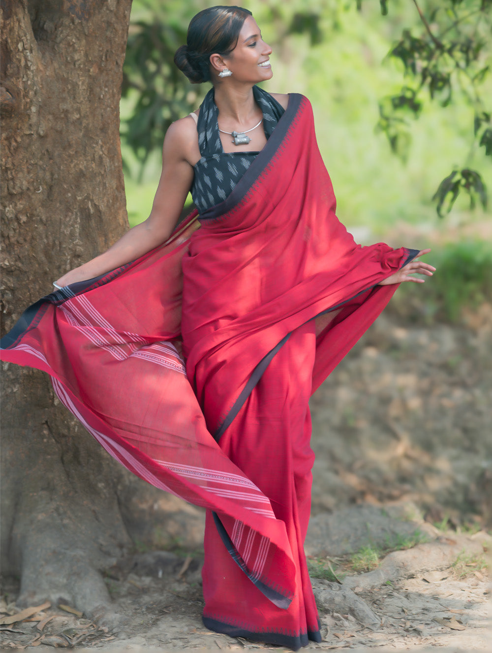 Bengal Weaves. Handwoven Soft Cotton Saree - Ruby Rose