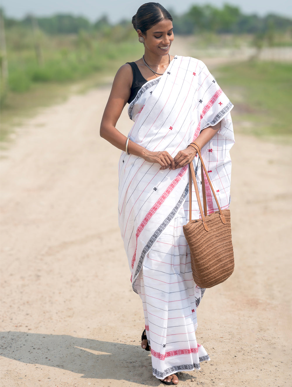 Bengal Weaves. Handwoven Soft Cotton Saree - Ivory Grid