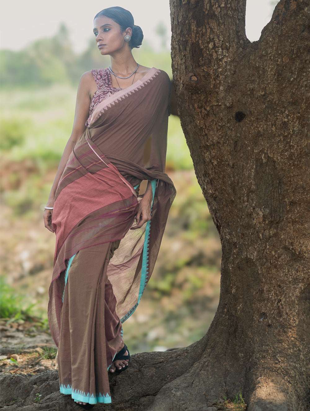 Bengal Weaves. Handwoven Soft Cotton Saree - Cocoa Breeze