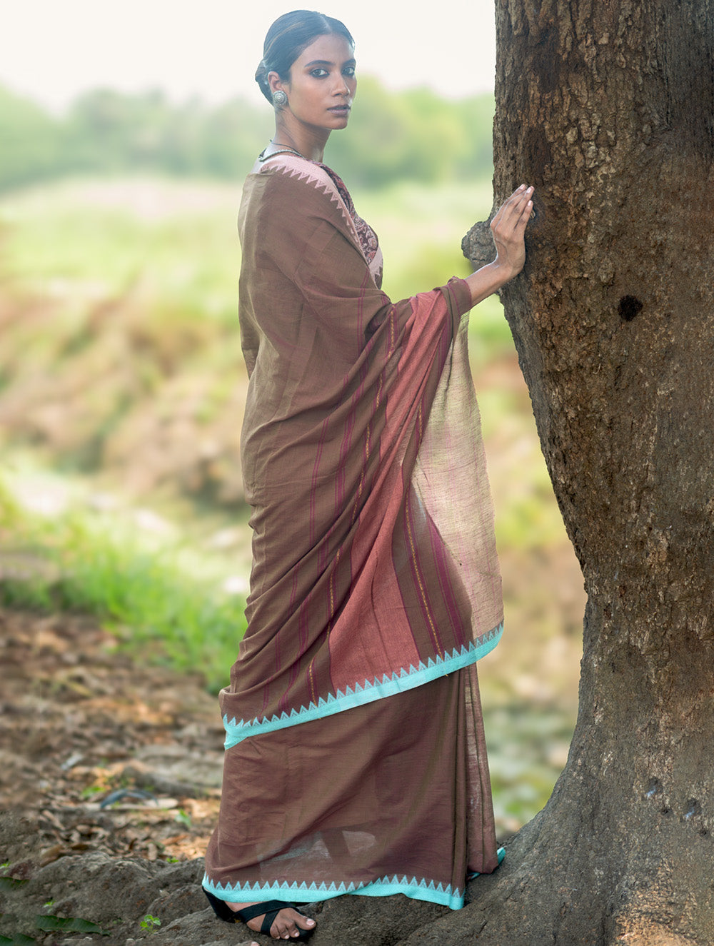 Bengal Weaves. Handwoven Soft Cotton Saree - Cocoa Breeze