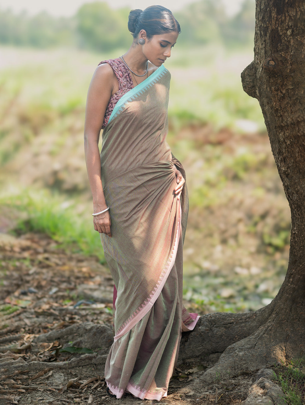 Bengal Weaves. Handwoven Soft Cotton Saree - Misty Taupe