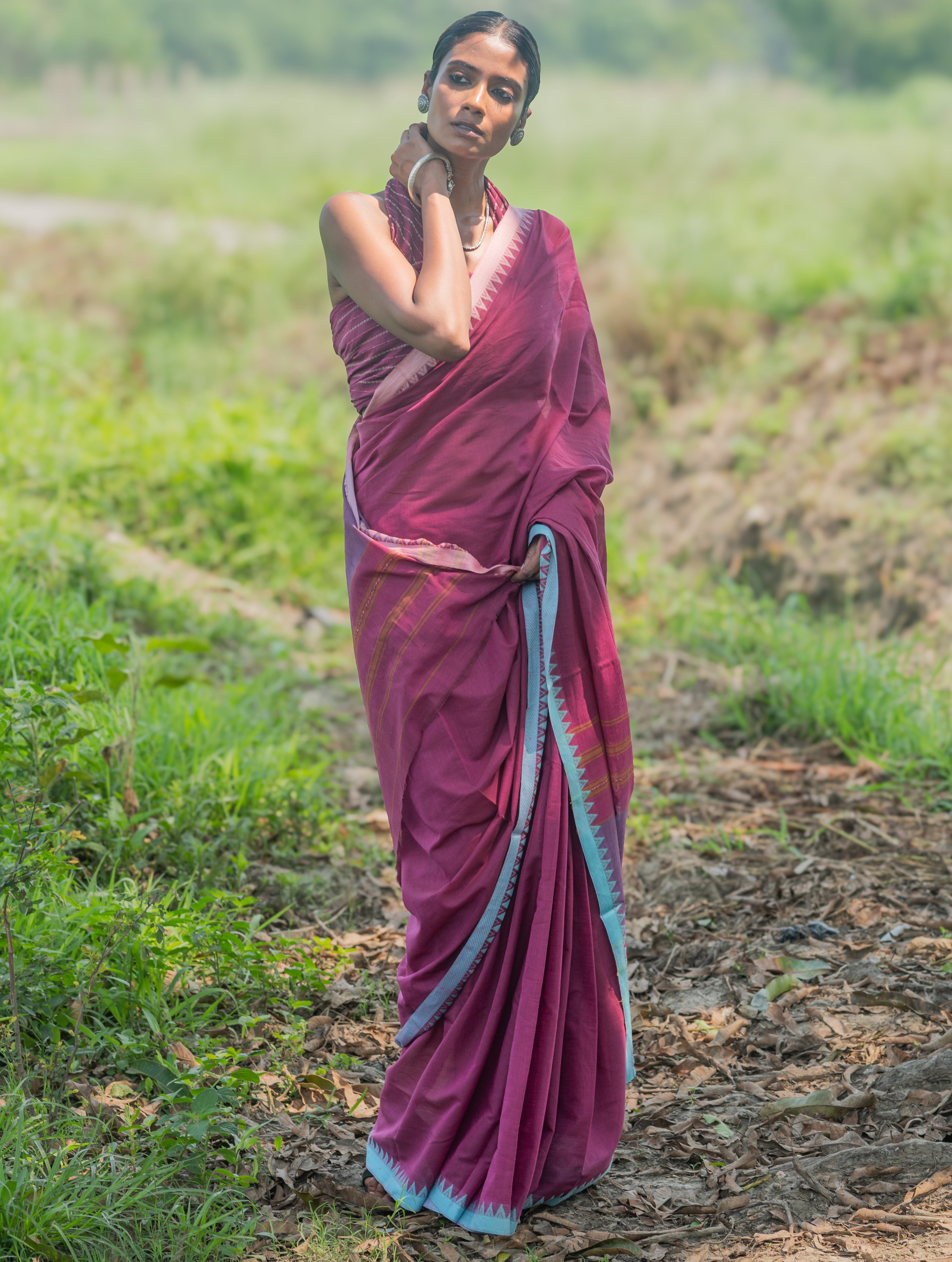 Bengal Weaves. Handwoven Soft Cotton Saree - Berry Bloom